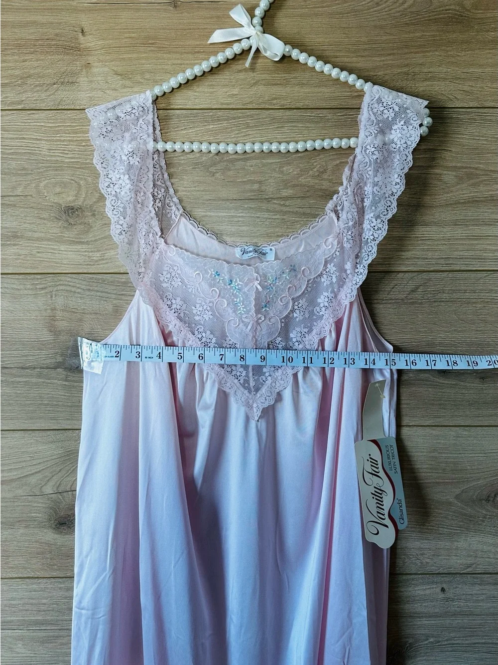 Vintage 70s Vanity Fair Pale Pink Satin Lace-Trim Chemise
